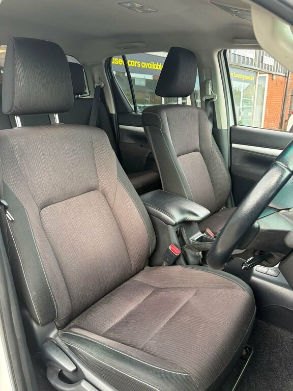 Toyota HILUX Active 2.4 D-4d Dcab Grey #23