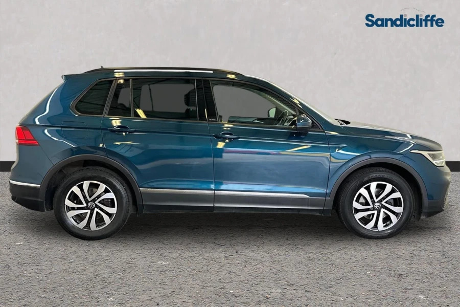 Volkswagen Tiguan Tiguan 1.5 Tsi 150 Active Dsg Estate EX22BNE Blue #3