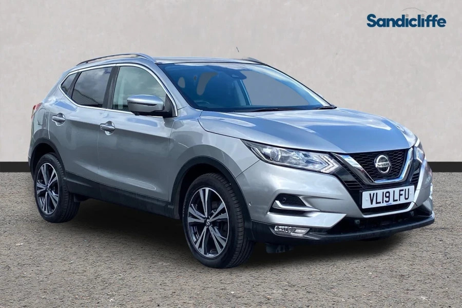 Nissan Qashqai Qashqai 1.3 Dig-t N-connecta Hatchback VL19LFU Silver