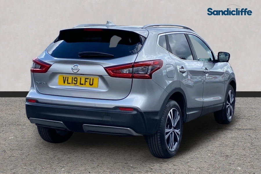 Nissan Qashqai Qashqai 1.3 Dig-t N-connecta Hatchback VL19LFU Silver #4