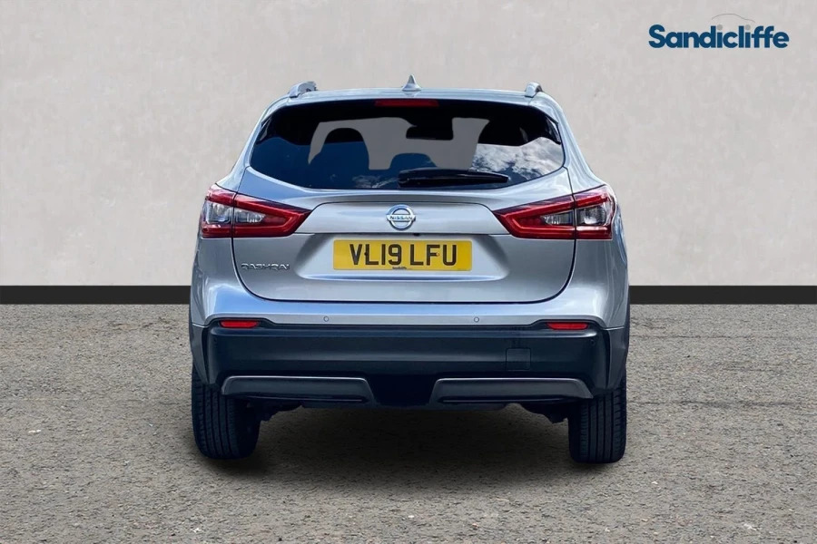 Nissan Qashqai Qashqai 1.3 Dig-t N-connecta Hatchback VL19LFU Silver #5