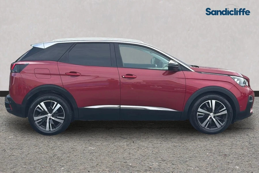 Peugeot 3008 3008 1.2 Puretech Allure Estate FN67NWE Red #3