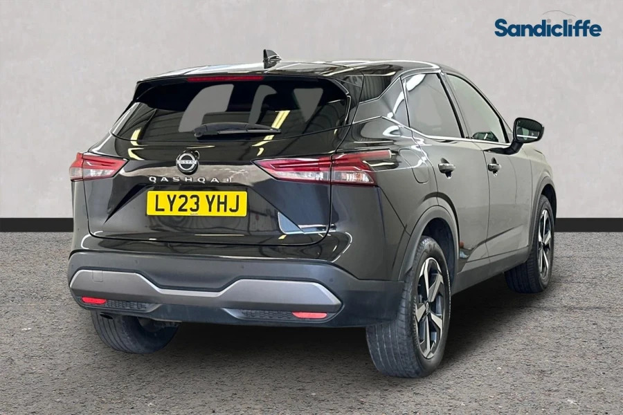 Nissan Qashqai Qashqai 1.3 Dig-t Mh 158 N-connecta Xtronic Ha LY23YHJ Black #4