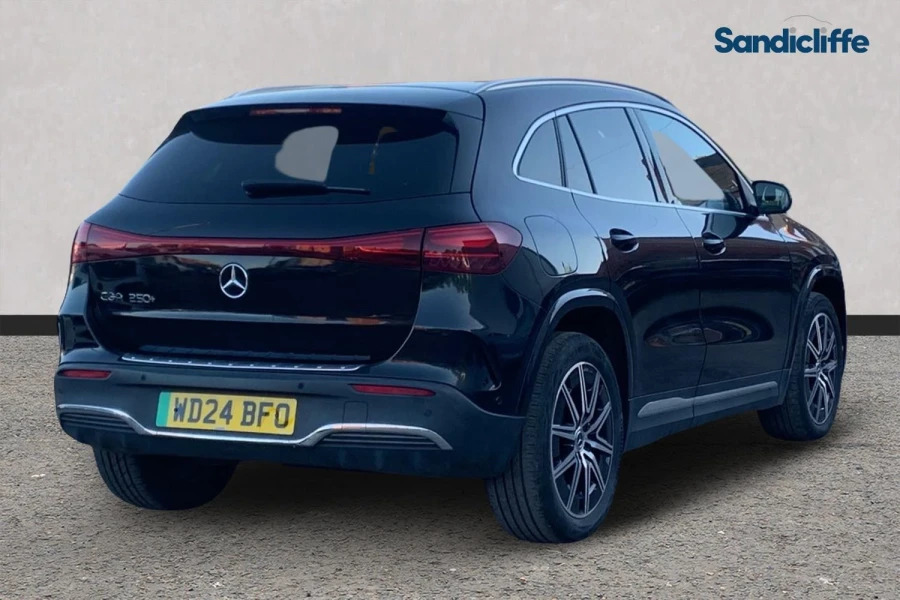 Mercedes-Benz EQA Eqa Eqa 250 140Kw Amg Line Executive 70.5Kwh Black #4