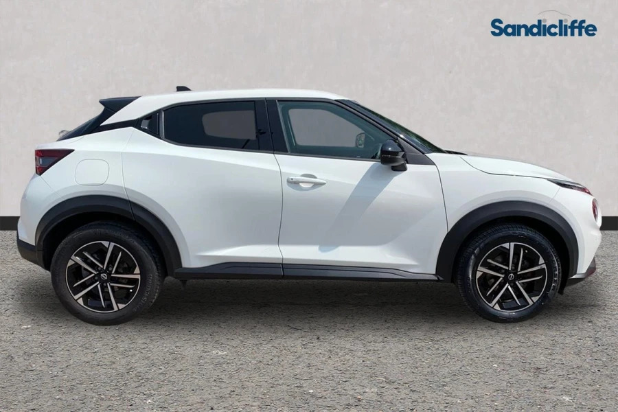 Nissan Juke Juke 1.0 Dig-t N-connecta Hatchback ISZ1049 White #3