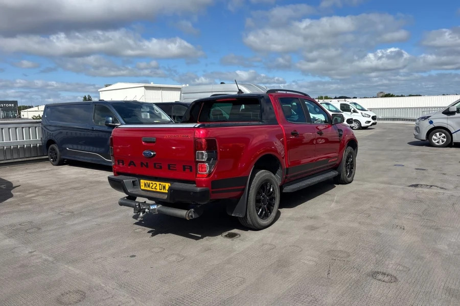 Ford Ranger Ranger Pick Up Double Cab Wildtrak 2.0 Tdci 213 Au WM22DWJ Red #4