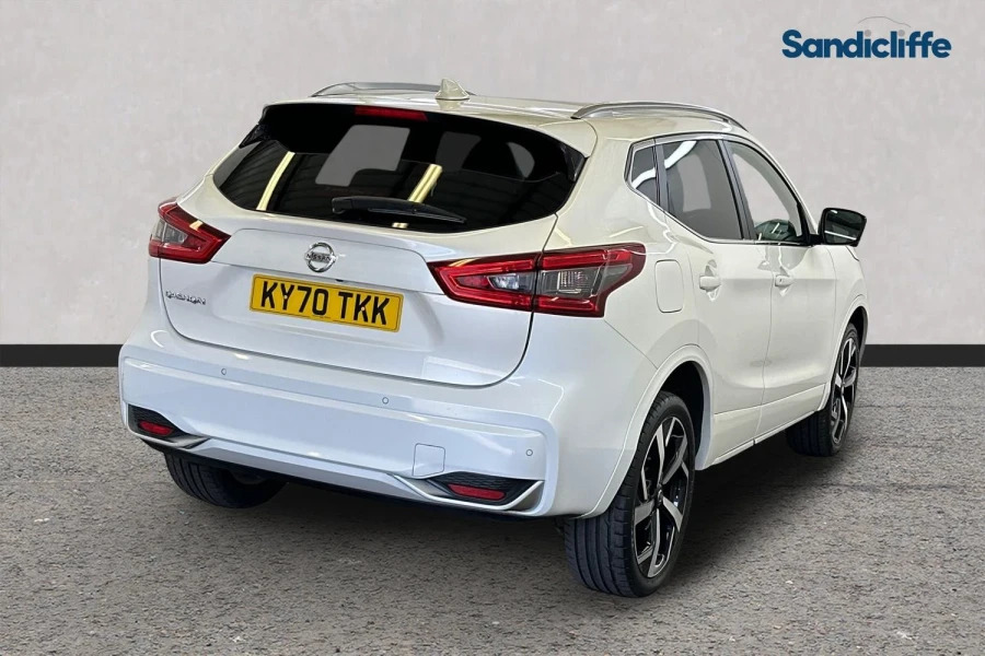 Nissan Qashqai Qashqai 1.3 Dig-t Tekna Hatchback KY70TKK White #4