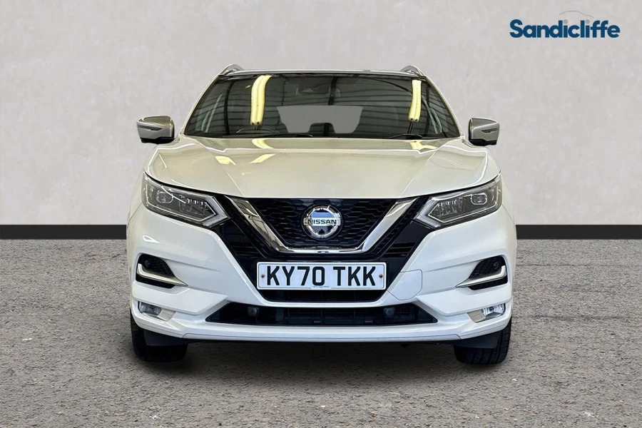 Nissan Qashqai Qashqai 1.3 Dig-t Tekna Hatchback KY70TKK White #2