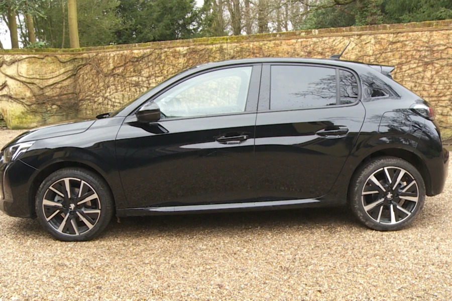 Peugeot 208 208 1.2 Puretech 100 Allure Premium Eat8 Hat Red