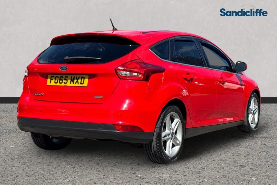 Ford Focus Focus 1.0 Titanium 6Spd 125Ps Red #4
