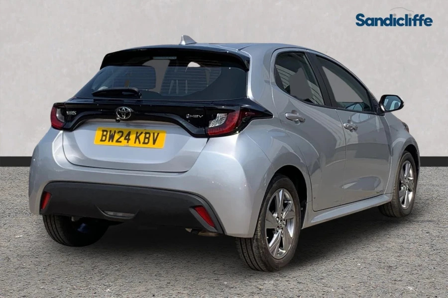 Toyota Yaris Yaris 1.5 Hybrid Icon Cvt Hatchback BW24KBV Silver #4