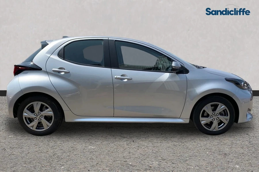 Toyota Yaris Yaris 1.5 Hybrid Icon Cvt Hatchback BW24KBV Silver #3