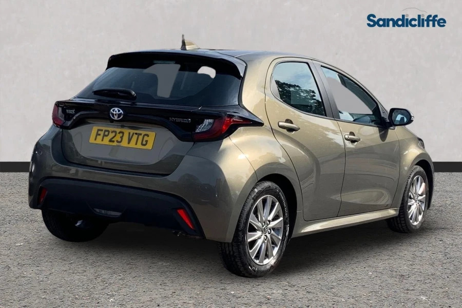 Toyota Yaris Yaris 1.5 Hybrid Icon Cvt Hatchback FP23VTG Gold #4