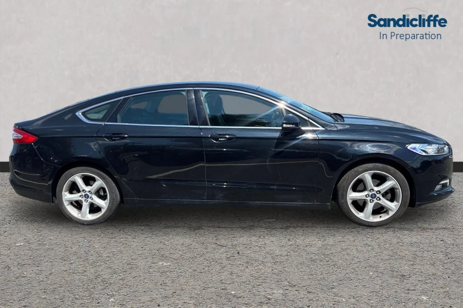 Ford Mondeo Mondeo 1.5 T Ecoboost Titanium Edition Black #2