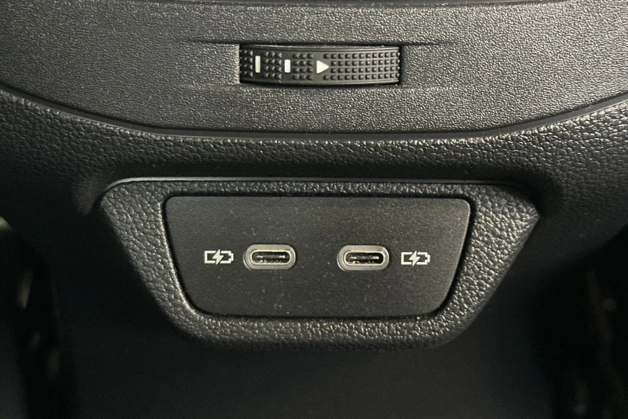 Volkswagen T-Roc Hatchback Silver #17