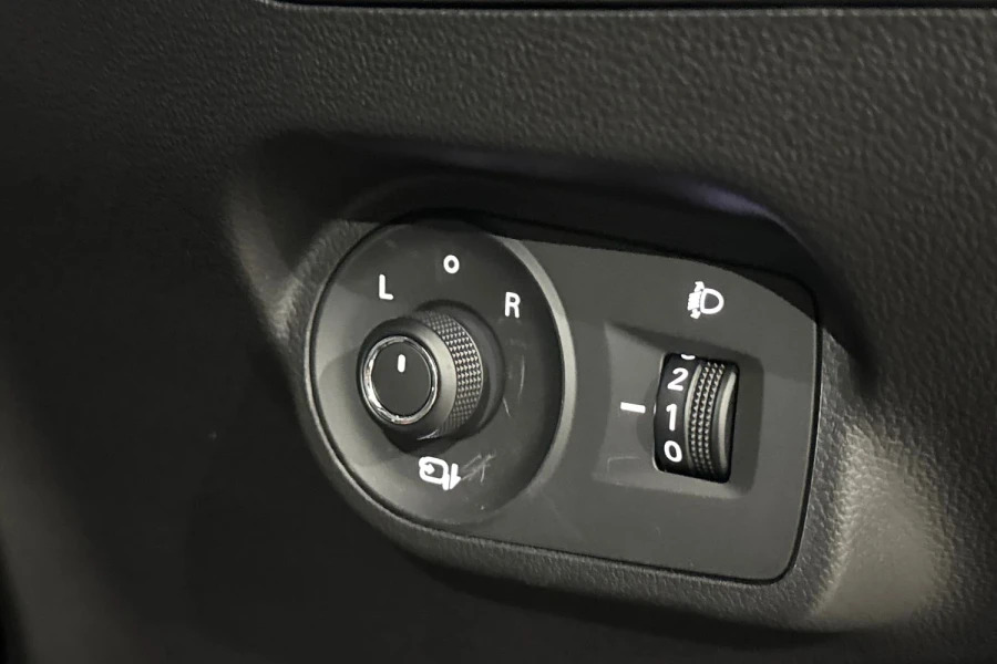 MG MG4 150Kw Se Nav Ev Long Range 64Kwh White #24