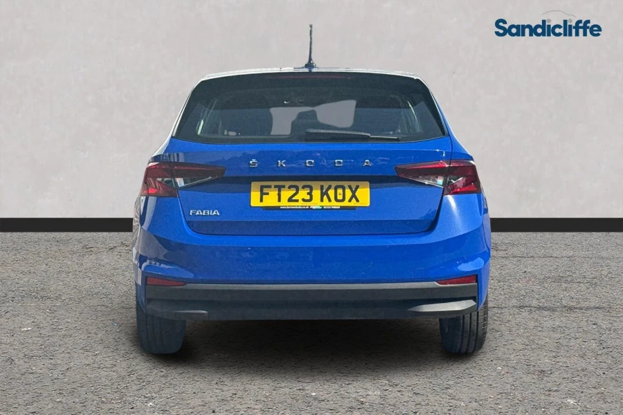 Skoda Fabia Fabia 1.0 Mpi 80 Se Comfort Hatchback Blue #5