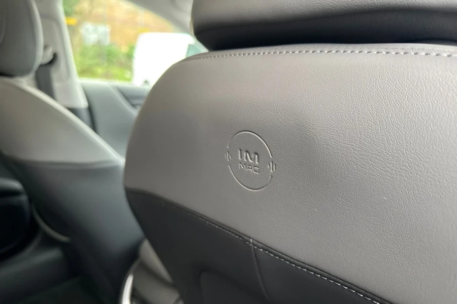 MG IM5 75Kwh Standard Range Saloon 295 Black #34