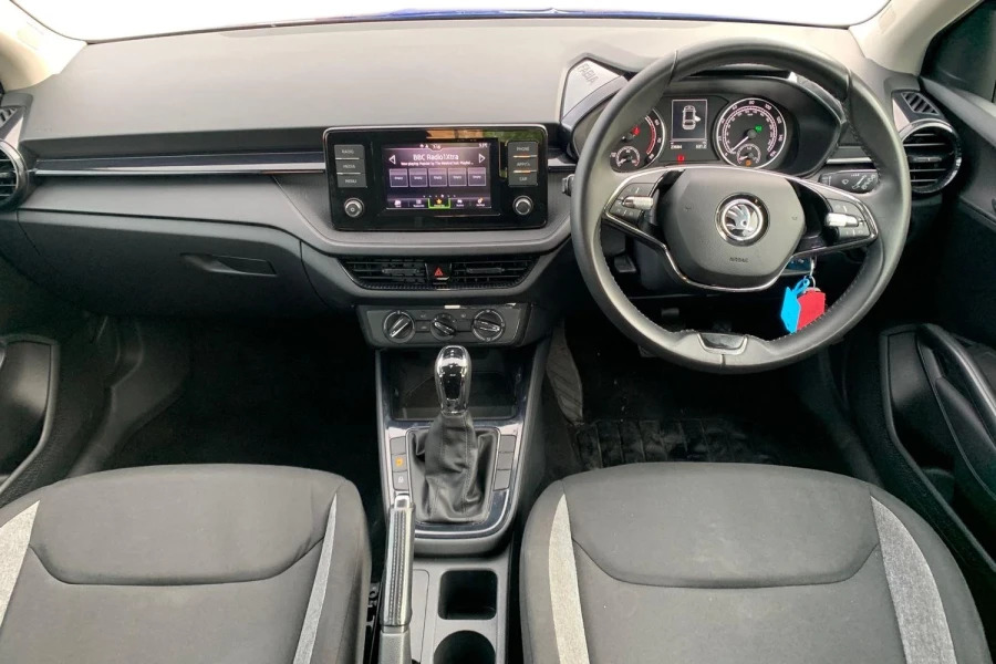 Skoda Fabia 1.0 Tsi 109Ps Se L 5-Dr Hatchback White #11