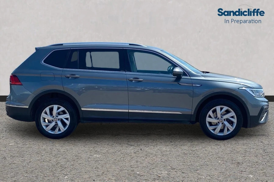 Volkswagen Tiguan Allspace Tiguan Allspace 1.5 Tsi Life Dsg Estate FN72TZC Grey #2