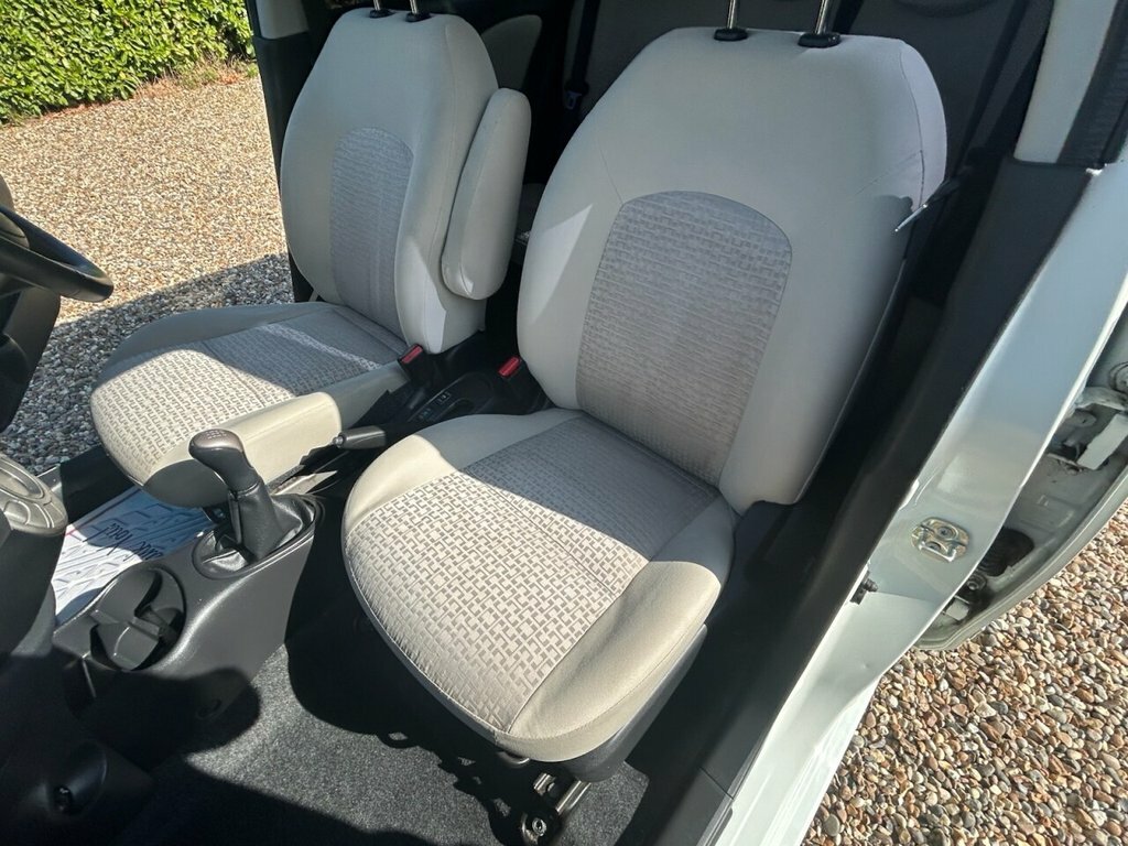 Nissan Micra Hatchback 1.2 Silver #28