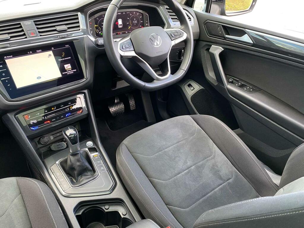 Volkswagen Tiguan 2.0 Tdi Elegance Dsg Euro 6 Ss RK71YHU Black #2