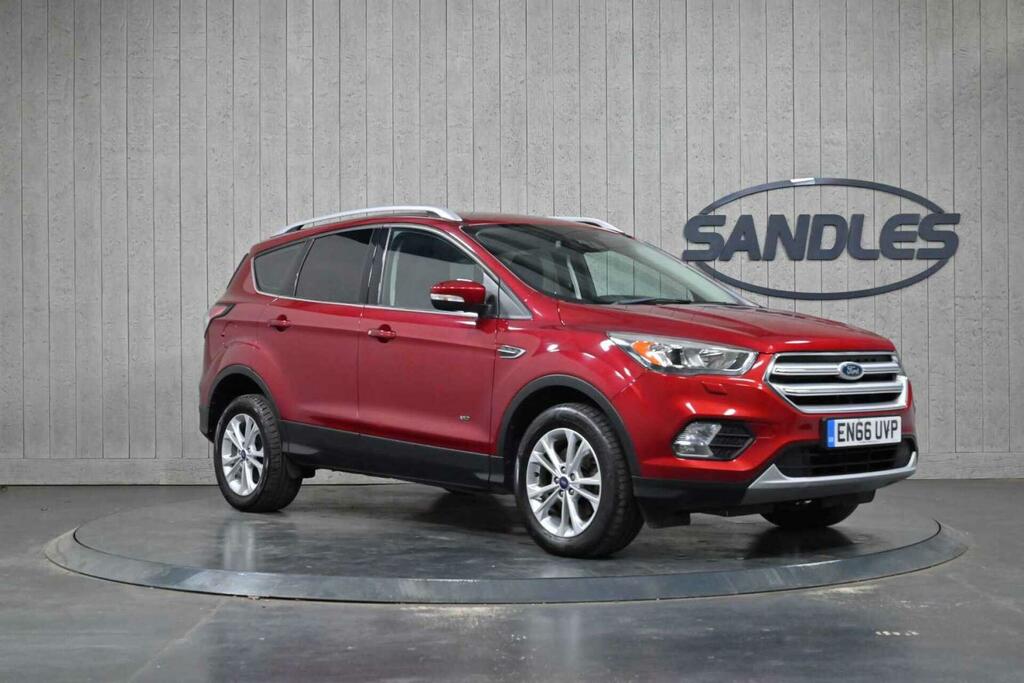 Ford Kuga Titanium Red