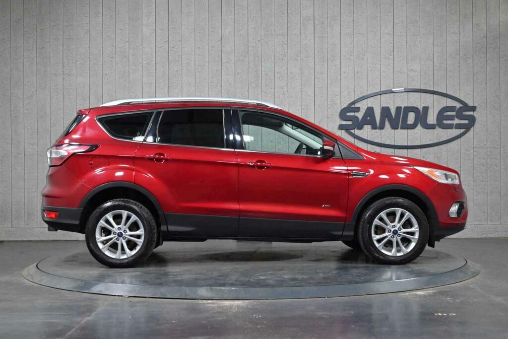 Ford Kuga Titanium Red #3
