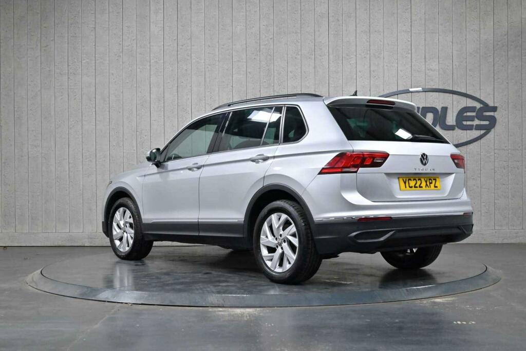 Volkswagen Tiguan Life YC22XPZ Silver #3