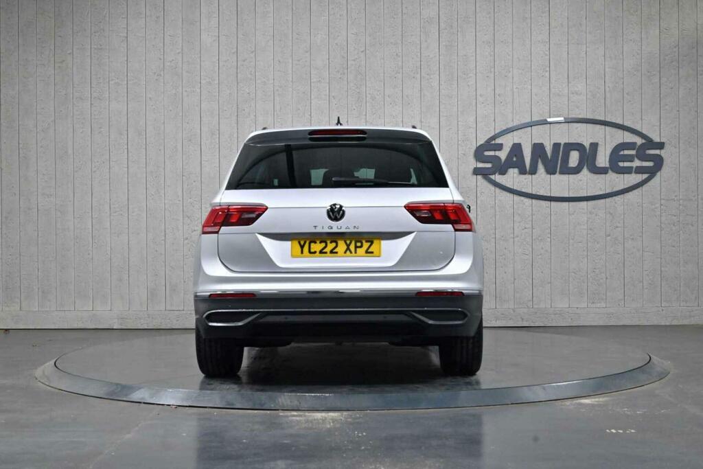 Volkswagen Tiguan Life YC22XPZ Silver #6