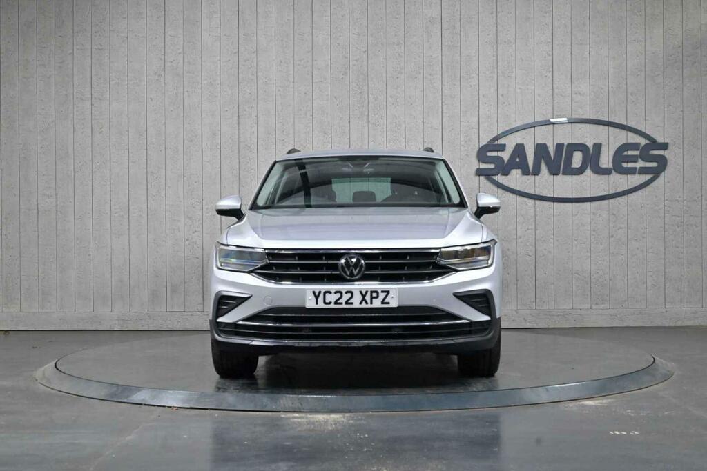 Volkswagen Tiguan Life YC22XPZ Silver #4