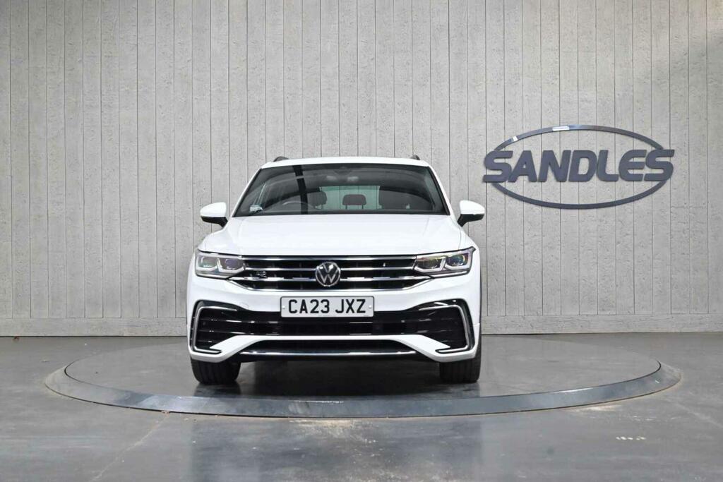 Volkswagen Tiguan 1.5 Tsi R-line Dsg Euro 6 Ss CA23JXZ White #2