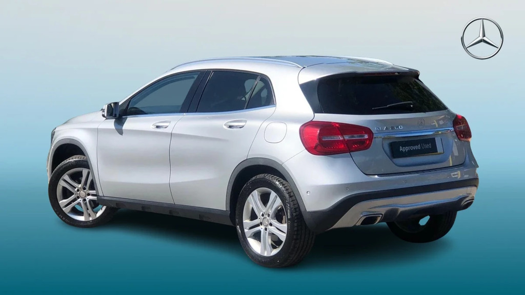 Mercedes-Benz GLA Class Gla 200 Sport Premium Aut Silver #2