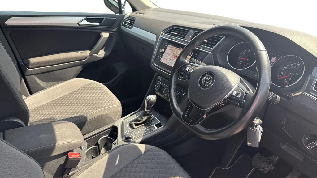Volkswagen Tiguan Tiguan Se Nav Tsi 4Motion Grey #3