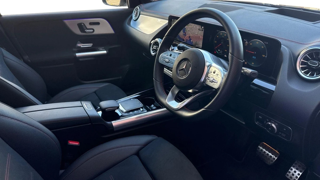 Mercedes-Benz EQA Eqa 300 Amg Line Premium Black #3