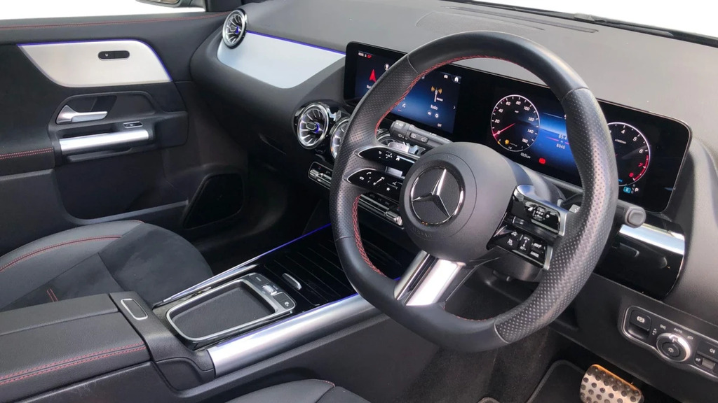 Mercedes-Benz GLA Class Gla 200 Amg Lne Premium M Black #3