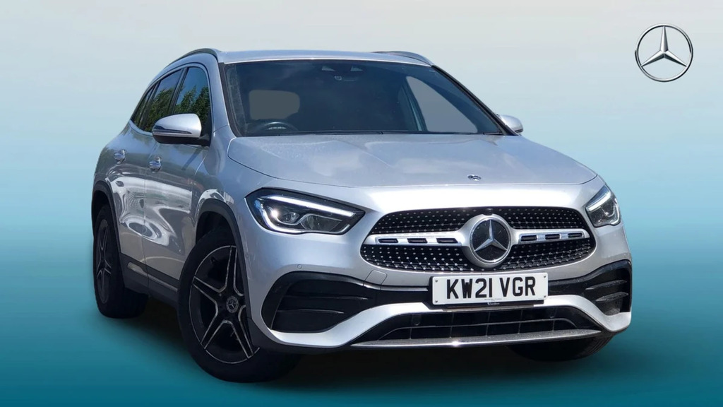 Mercedes-Benz GLA Class Gla 200 Amg Line Premium Silver