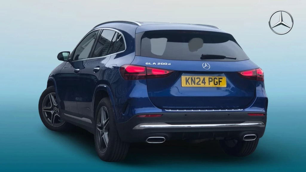Mercedes-Benz GLA Class Gla 200 Amg Line Premium Blue #2