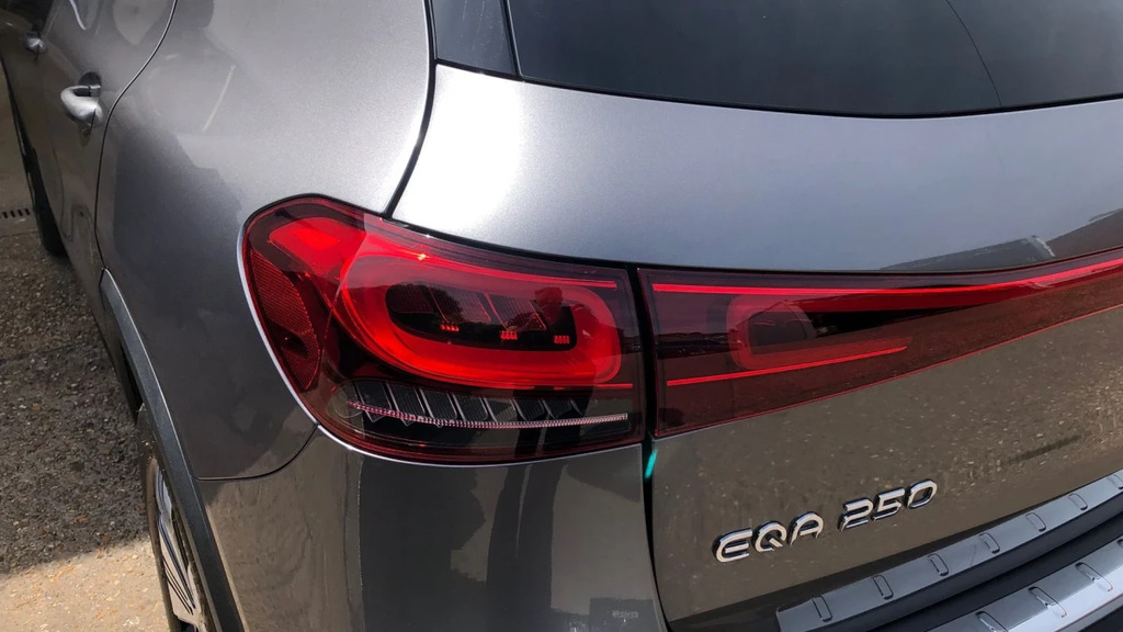 Mercedes-Benz EQA 250 140Kw Amg Line 66.5Kwh 2022 Grey #16