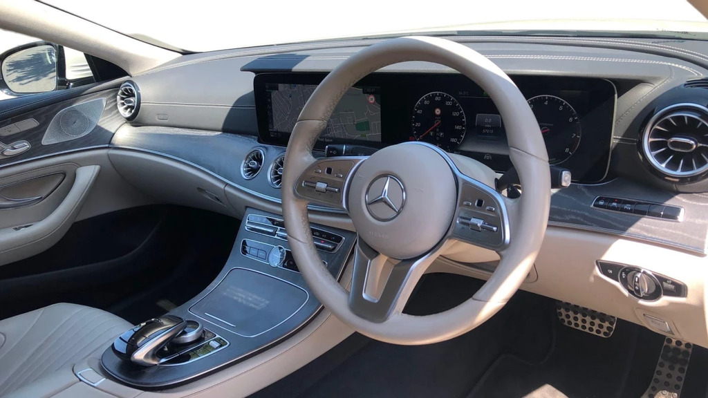 Mercedes-Benz CLS Cls 450 Amg Line Prem 4 White #3