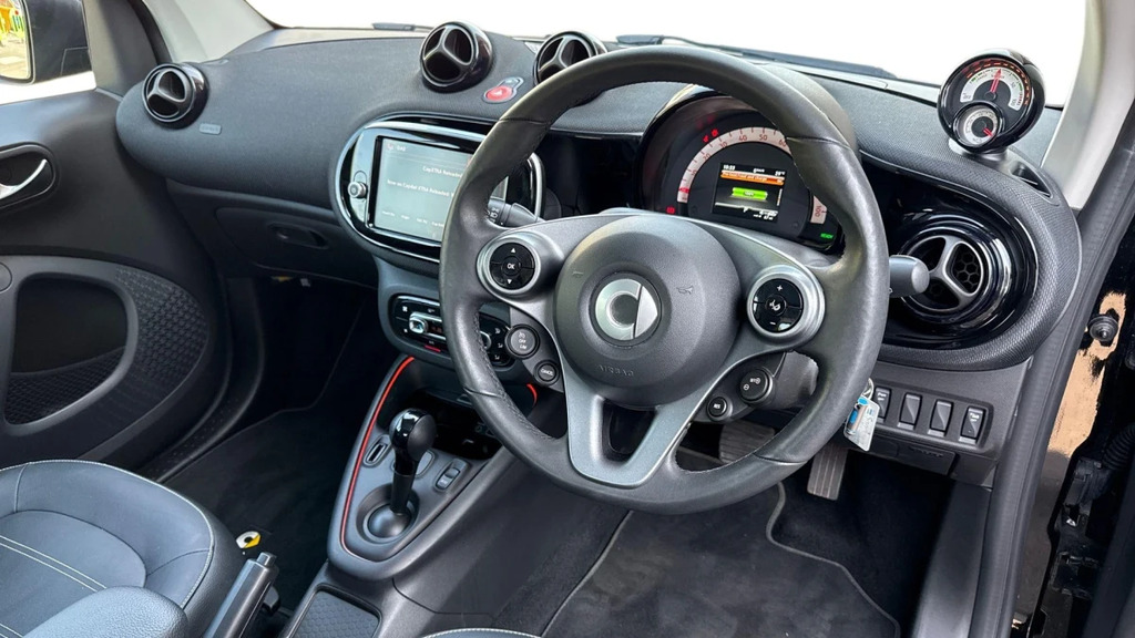 Smart Fortwo Eq Fortwo Prime Exclusive Black #3