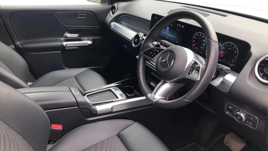 Mercedes-Benz GLB Class Glb 200 Sport Executive M Silver #3