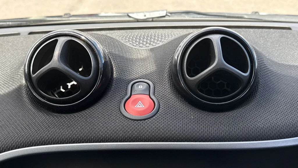 Smart Forfour 17.6Kwh Premium Hatchback 22Kw Black #33