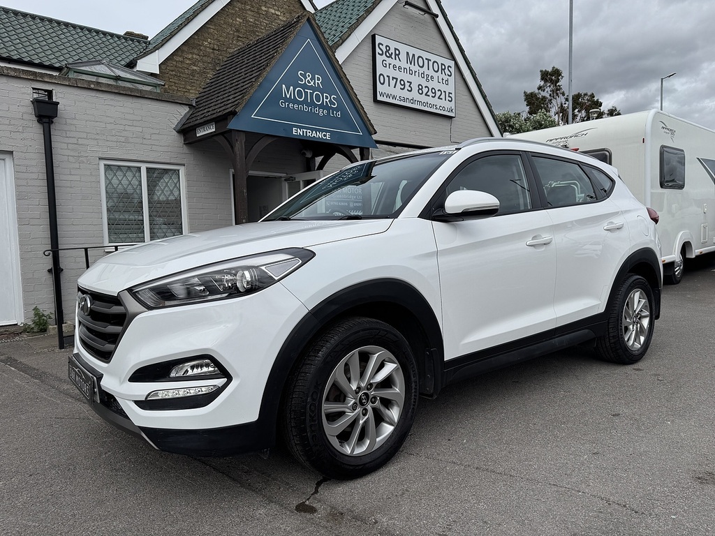 Hyundai Tucson Crdi Blue Drive Se Nav VE65FYV White #3