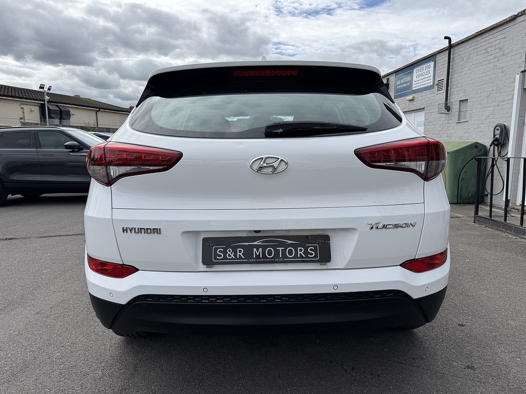 Hyundai Tucson Crdi Blue Drive Se Nav VE65FYV White #5