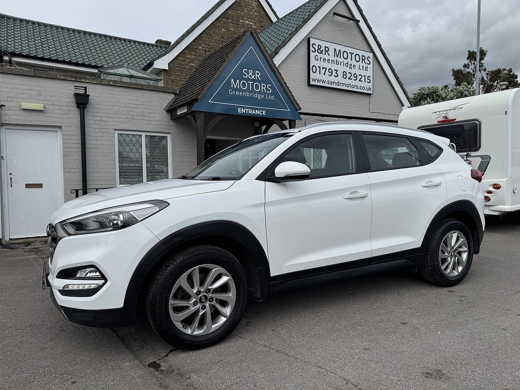 Hyundai Tucson Crdi Blue Drive Se Nav VE65FYV White #2