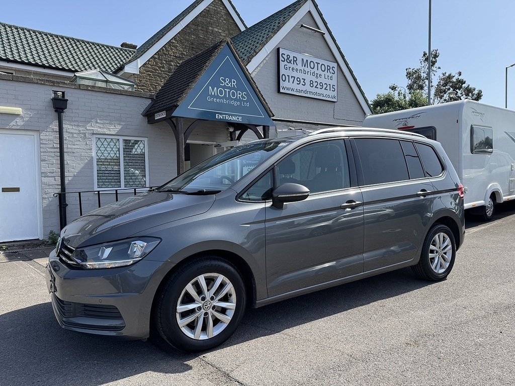 Volkswagen Touran Tdi Se Family YX19UVK Grey #2