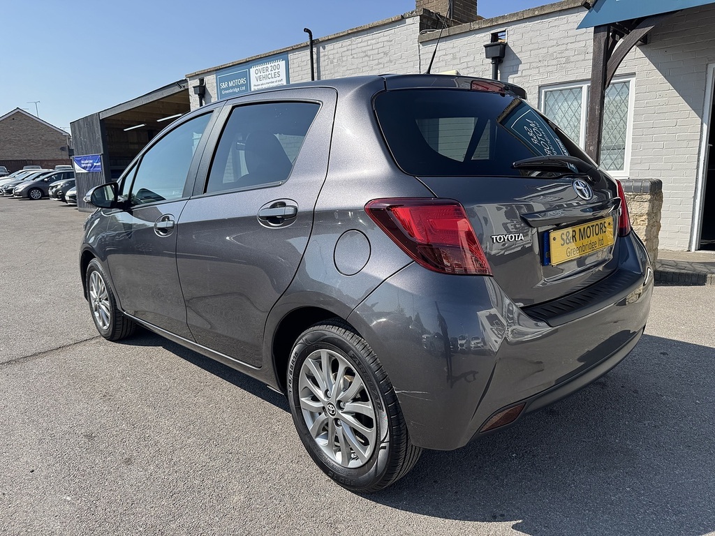 Toyota Yaris Dual Vvt-i Icon Grey #6