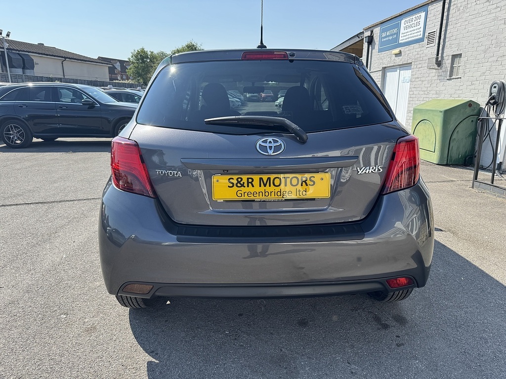 Toyota Yaris Dual Vvt-i Icon Grey #5