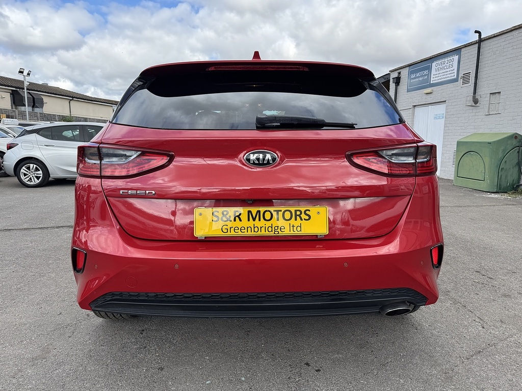 Kia Ceed T-gdi 3 Red #5